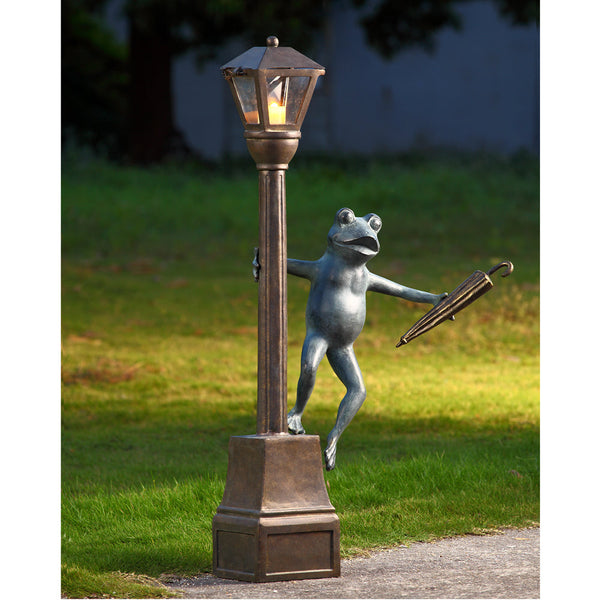 Frog Streetlight Garden Lantern